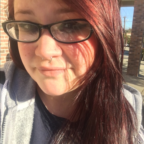 Meet your Posher, Kayla - Picture 1 of 1