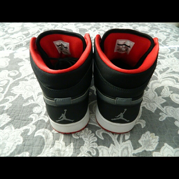 Air Jordans - Picture 2 of 4