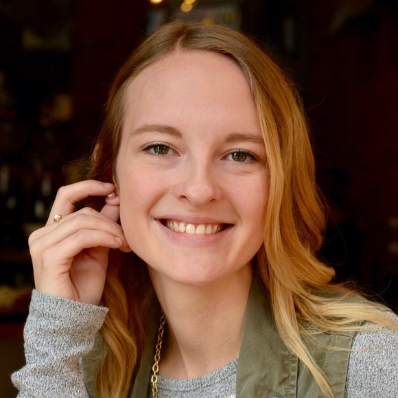 Meet your Posher, Caitlyn