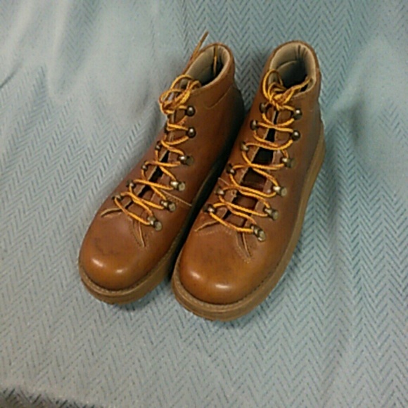 American Eagle Tan Boots
