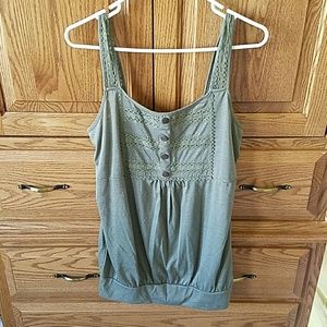 0 Maunces green tank