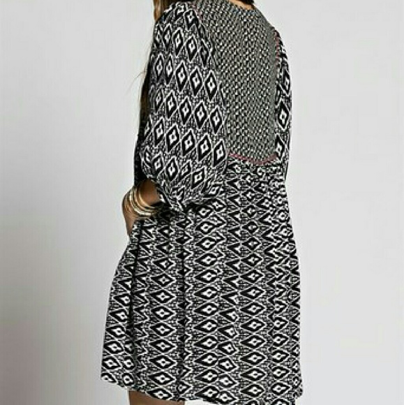 PRINTED DRESS W/ CONTRAST - Picture 2 of 3