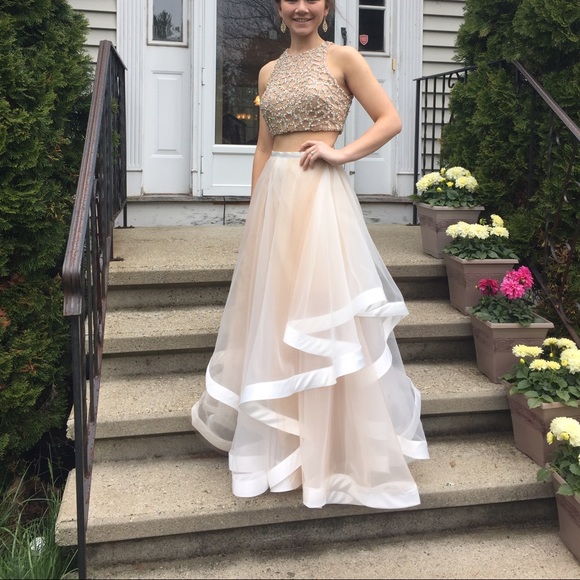 Beautiful and elegant top and skirt for prom