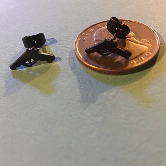 (K1) Pistol Earrings - Picture 3 of 4