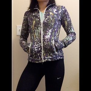 Lululemon define jacket size 4.