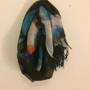 Multi colored fashion scarf