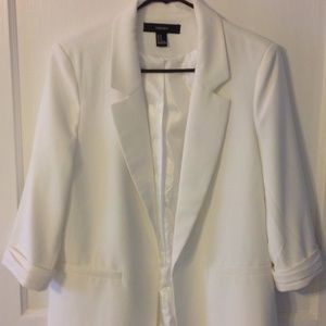 Smart white polyester 3/4 sleeve blazer. Medium.