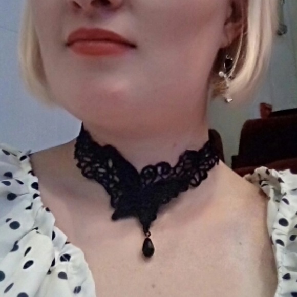 (R1) Butterfly Choker - Picture 4 of 4