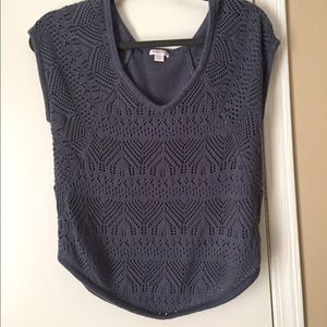 Comfort sweater v-neck short sleeve tee