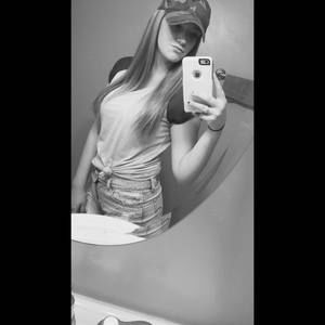 Meet your Posher, Steph