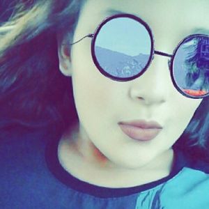 Meet your Posher, Alexia