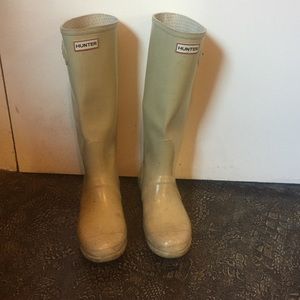Tan hunter boots