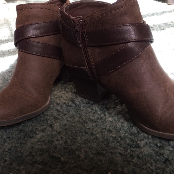 Ankle boots - Picture 1 of 3