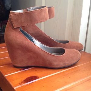 Tesori suede ankle strap wedge