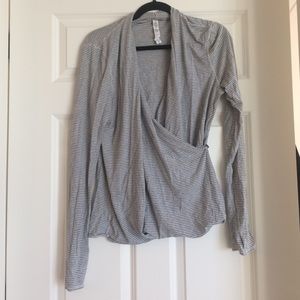 Lululemon cross-body long sleeved shirt size 12