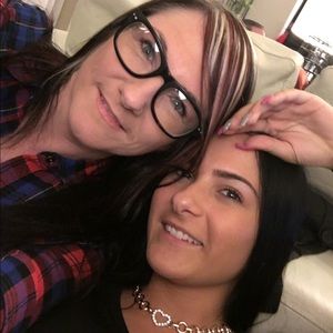 Meet your Posher, Rena