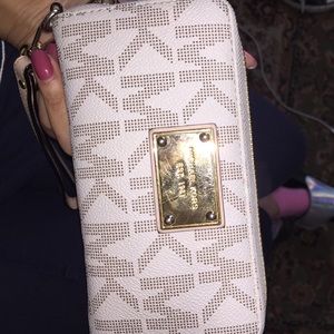 Michael Kors Wristlet Wallet