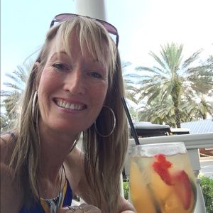 Meet your Posher, Liz