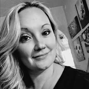 Meet your Posher, Denise