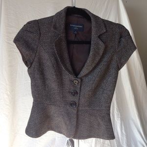 Short-sleeved BR blazer w/peplum