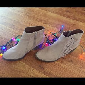 Mossimo cream color booties. Size 9