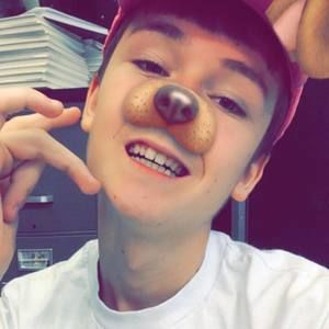 Meet your Posher, Logan