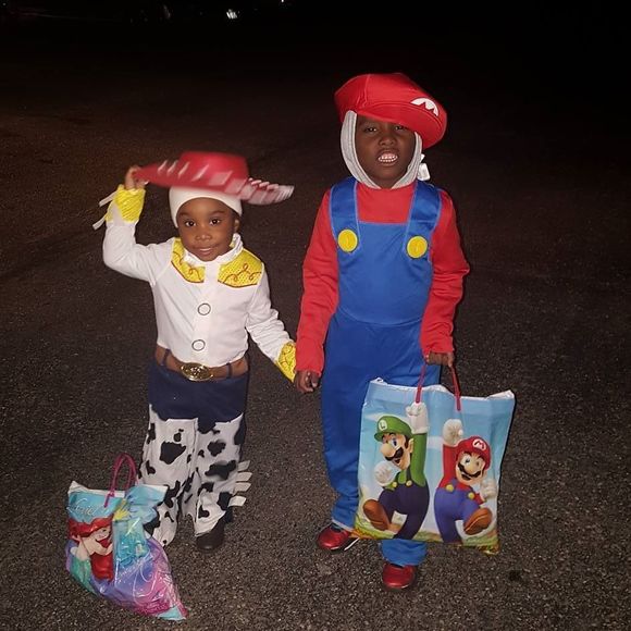 Meet your Posher, Troy