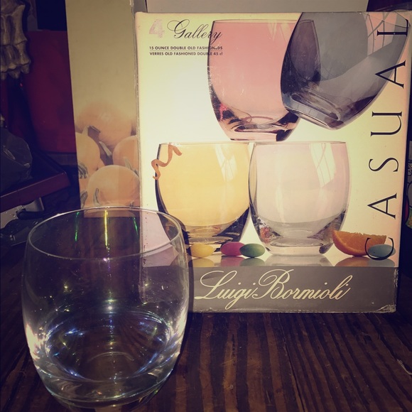 4 drinking glasses