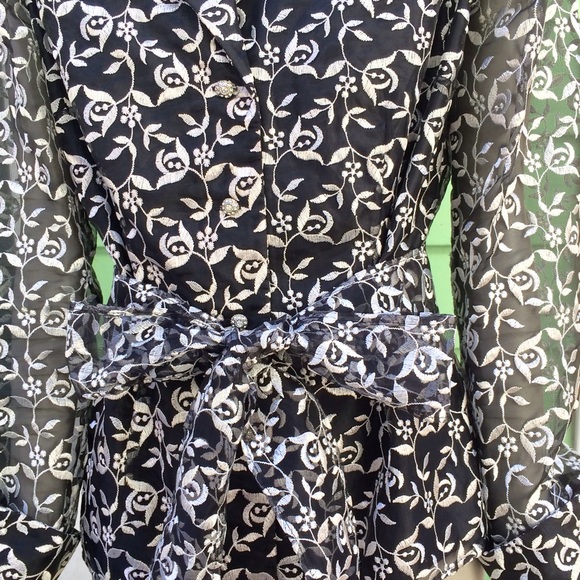 EUC, dressy embroidered top with sash - Picture 2 of 4