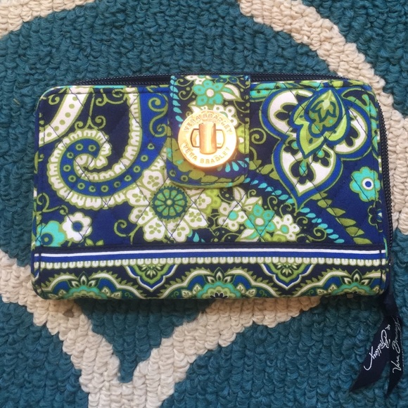 Vera Bradley, turn lock wallet