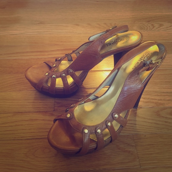 size 8 1/2 Michael Kors pumps
