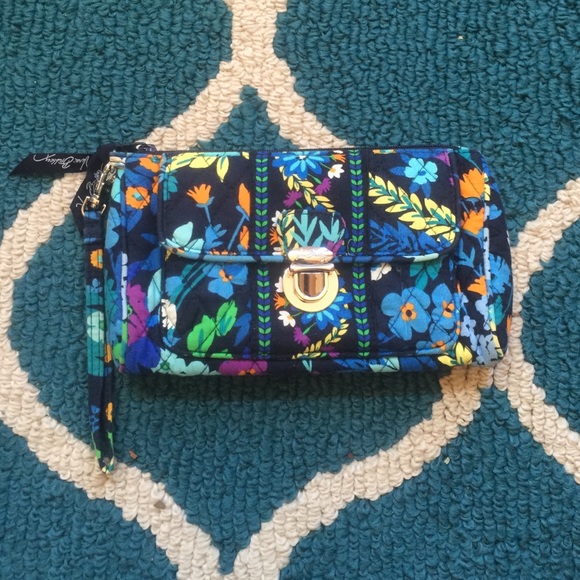 Vera Bradley Wristlet Midnight Blues