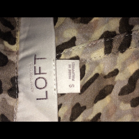 LOFT cheetah blouse || small || stylish ๐โจ - Picture 2 of 3