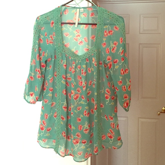 LC flower top - Picture 2 of 5