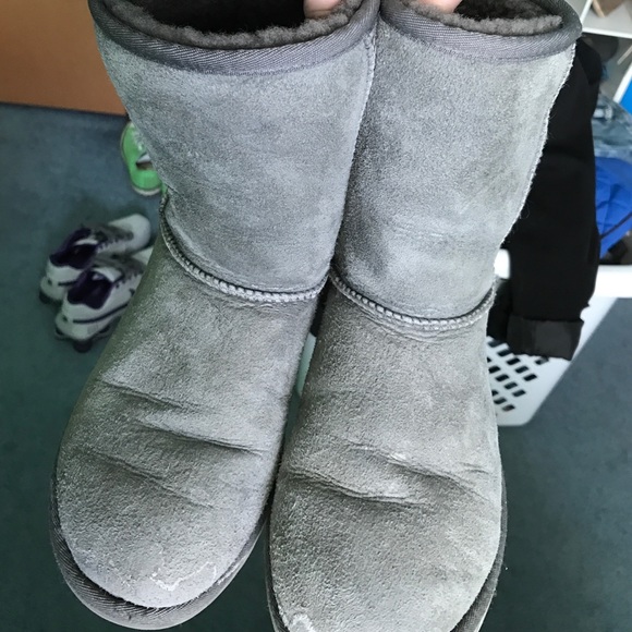 Grey UGG Australia's size 6