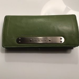 Kenneth Cole Reaction Green Leather Wallet