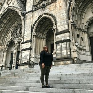 Meet your Posher, Cassandra