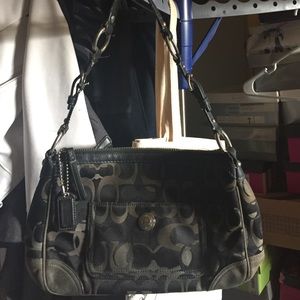 Used 100% authentic coach shoulder shoulder  bag