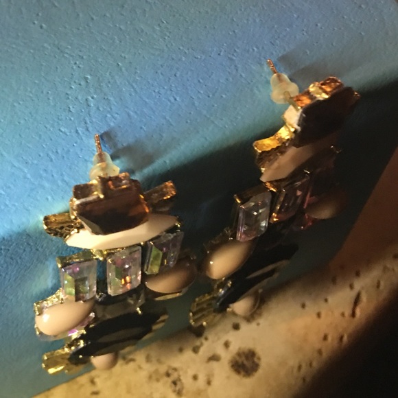 (H2) 🦄5 for $35🦄 Big earrings - Picture 3 of 4