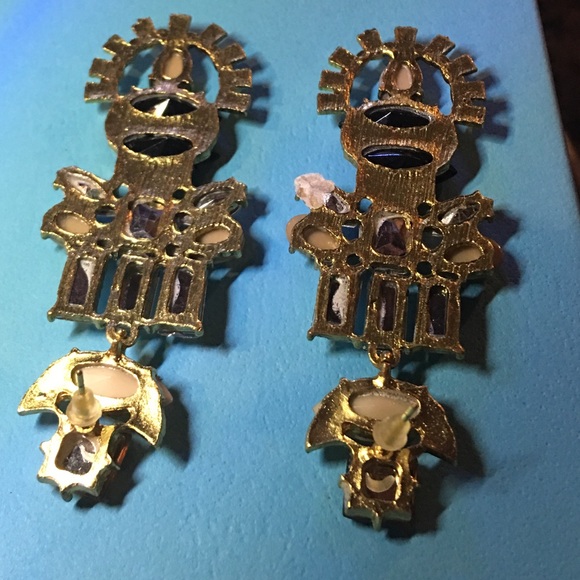 (H2) 🦄5 for $35🦄 Big earrings - Picture 4 of 4