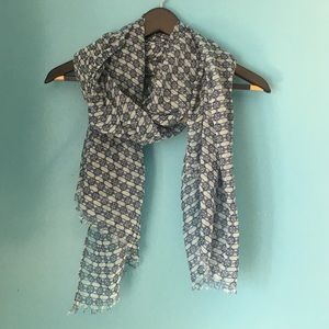 Light blue scarf