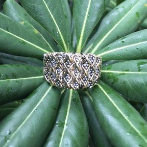 🎍Size 9 Fashion Ring🎍