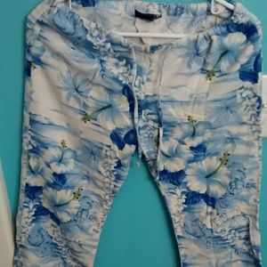 ROXY Floral casual pants. Flash Sale 🌟🌟🌟