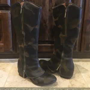 Donald J. Pliner Olive Devi boot size 6