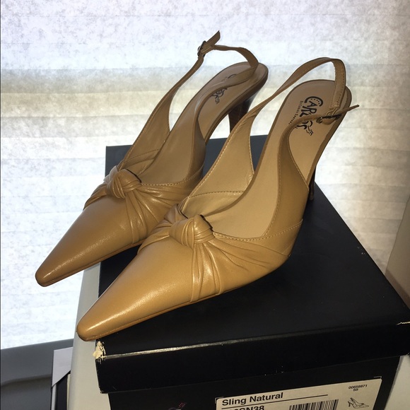 Size 9.5 Carlos Santana tan heels