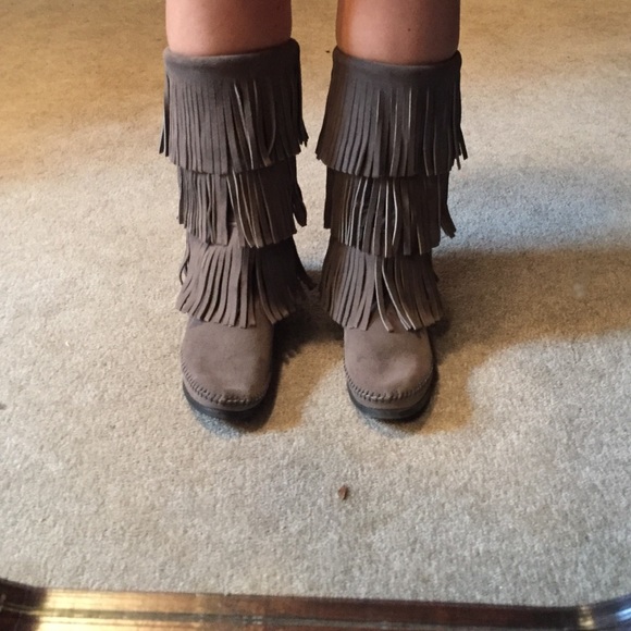 Minnetonka fringe boots