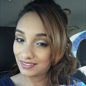 Meet your Posher, Gina