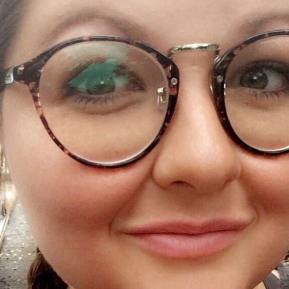 Meet your Posher, Lindsey - Picture 1 of 1