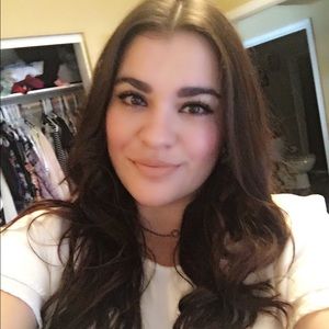 Meet your Posher, Monica