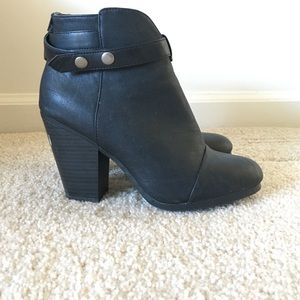 Franchescas ankle booties